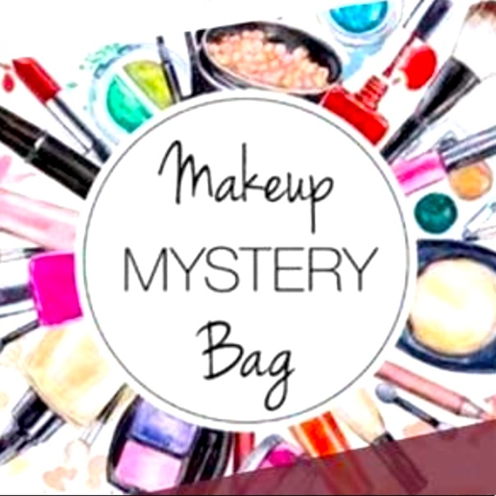 FREE MAKE-UP BAG🆕🛍Mystery Beauty Bag: BEST SELLER. See reviews🧡 - Picture 2 of 10
